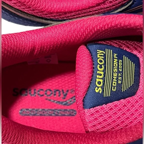 Saucony ladiesSneakers in Blue and Pink with Neon Accennt new without tag - Picture 3 of 13